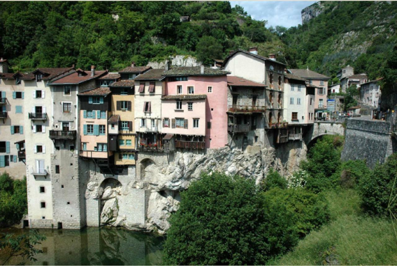 Okami Du Vercors Saint-Laurent-en-Royans Extérieur photo